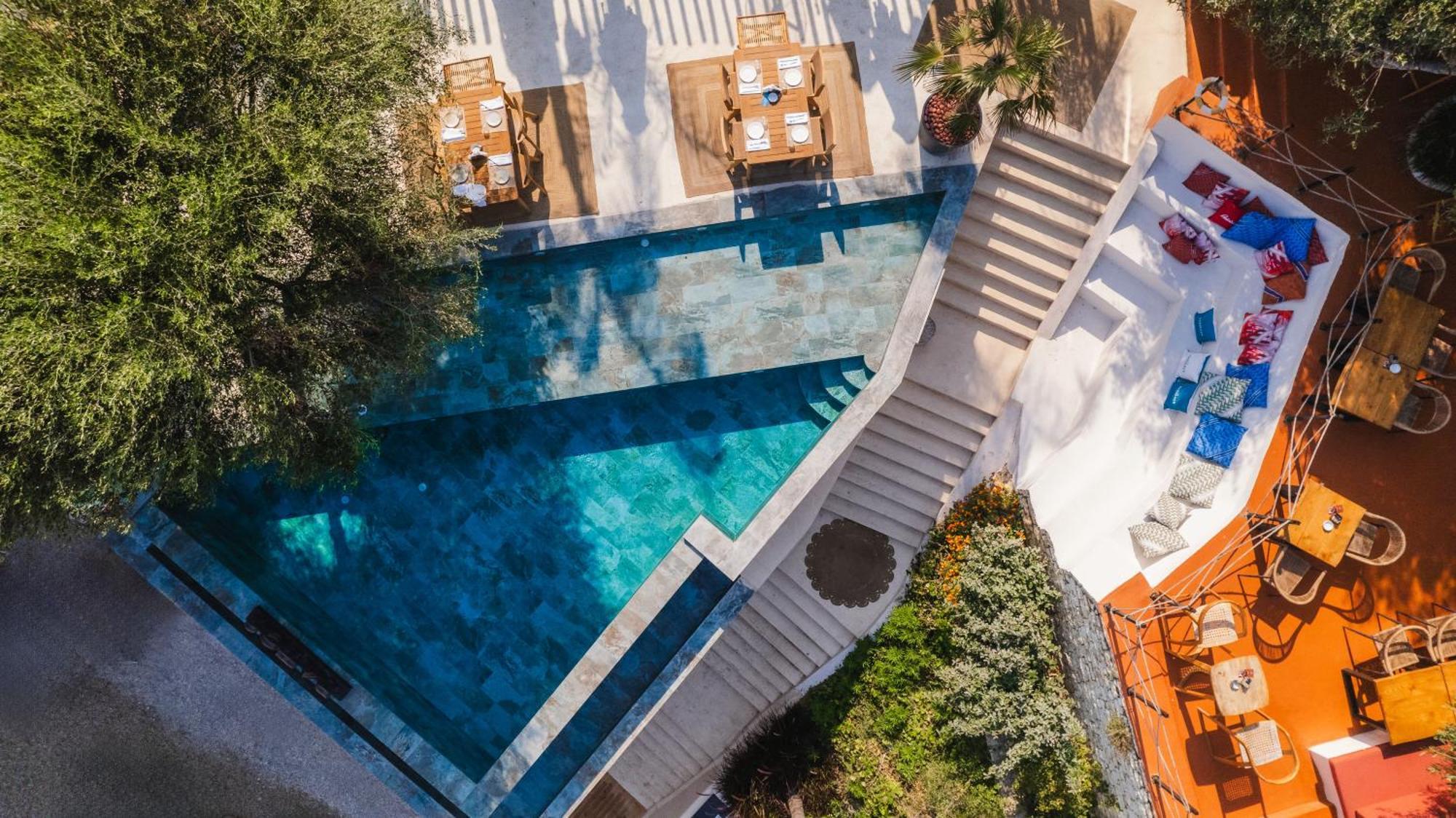 Maritim Marina Bay Resort Spa & Casino Adult Friendly Vlorë Exterior foto The swimming pool at the hotel
